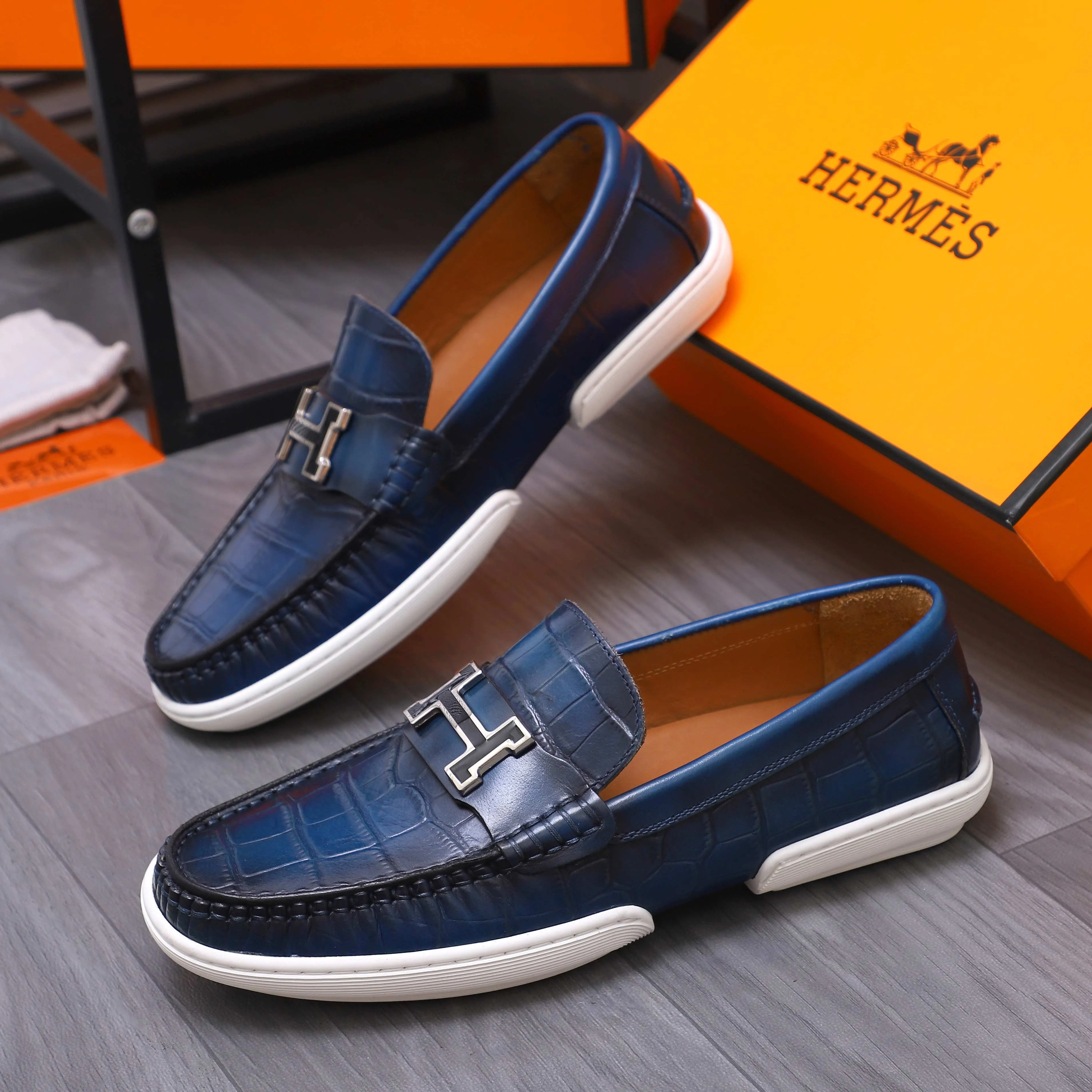 Men's shoes 💰500 Product trademark: HERMES "Hermes" casual slip-on leather shoes Regular size: 38-46 (45.46 custom-made, non-returnable) Product materials: Selected high-quality color-brushed stone grain cowhide upper, cowhide lining, original outsole